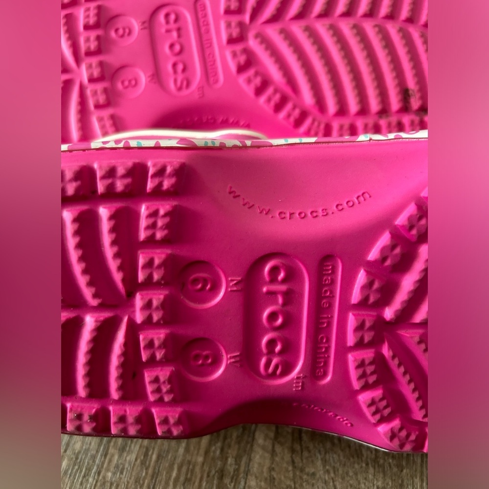 CROCS BARBIE LIKE NEW SIZE 8 - Picture 5 of 7